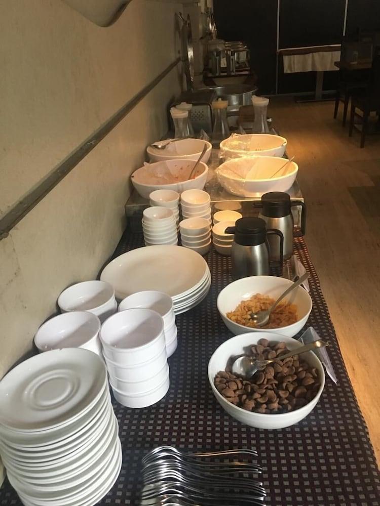Tarawade Clarks Inn Pune Exterior photo